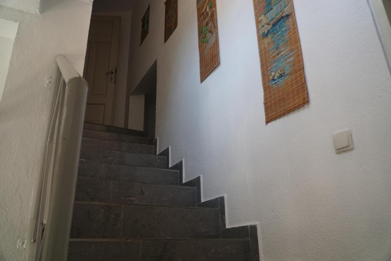 Albaniantrip Rooms And Apartments Tirana Exterior foto